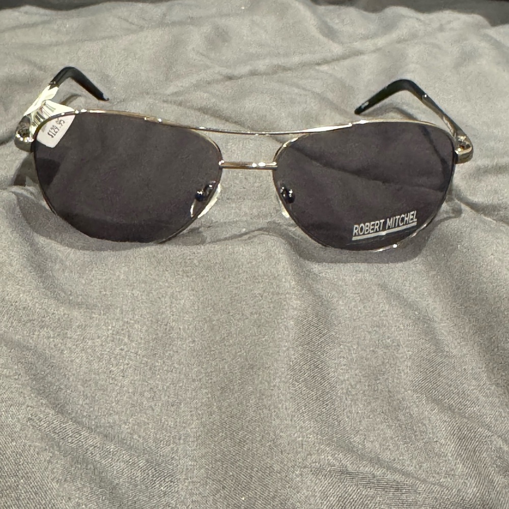 Robert Mitchel Aviator Sunglasses silver metal w/ Grey Lens. NWT